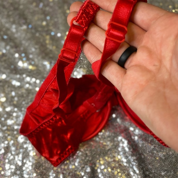 ❤️vintage shiny red bra❤️ - Picture 7 of 11